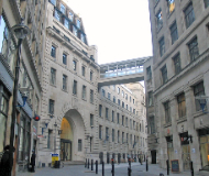英国伦敦政治经济学院