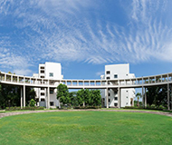 泰国经贸大学(原西那瓦大学)