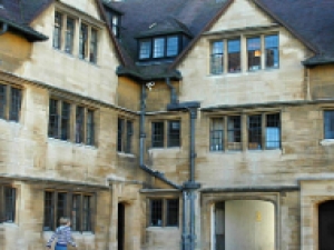 英国布里斯托大学