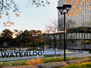 加拿大滑铁卢大学